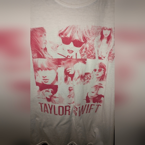 Taylor Swift 2013 Red Concert T-Shirt White Red Squares Women’s Small Swifties - Picture 3 of 7